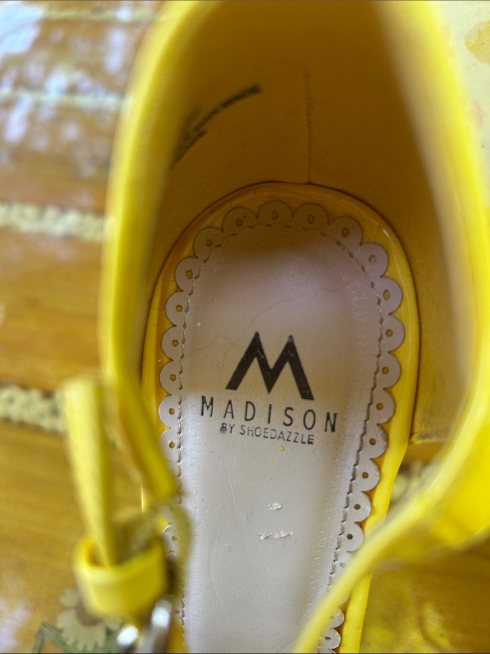 Shoe Dazzle Bright Yellow Patent T-Strap Peep-Toe Heels with Bow - Picture 2 of 11